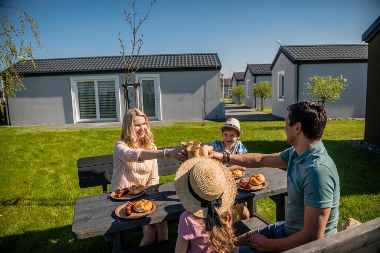 Scandi Village Zator Exterior foto
